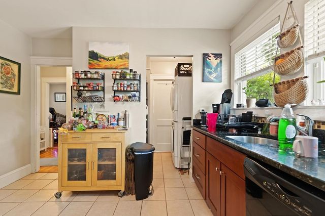 31 Willoughby St, Boston, MA 02135