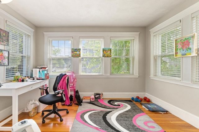 31 Willoughby St, Boston, MA 02135