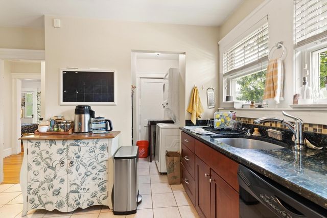 31 Willoughby St, Boston, MA 02135