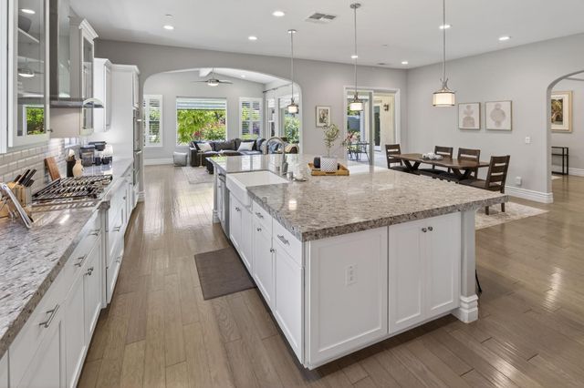 5827 Tree Swallow Cir, Rocklin, CA 95677
