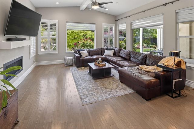 5827 Tree Swallow Cir, Rocklin, CA 95677
