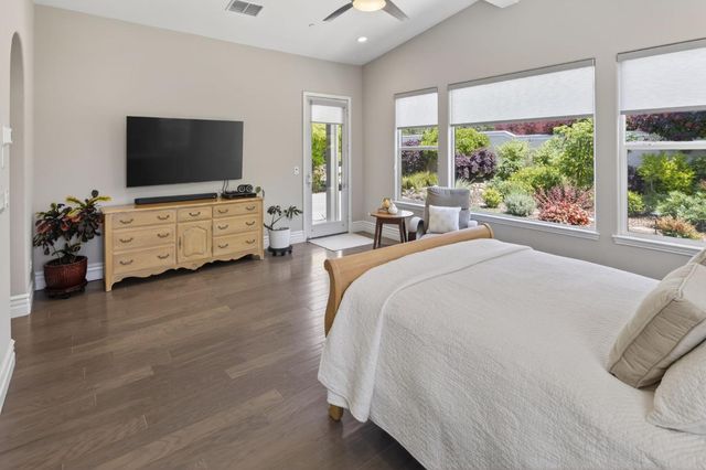 5827 Tree Swallow Cir, Rocklin, CA 95677