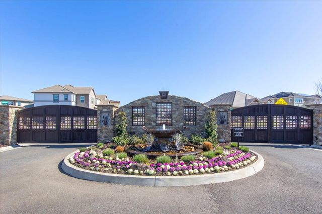 5827 Tree Swallow Cir, Rocklin, CA 95677