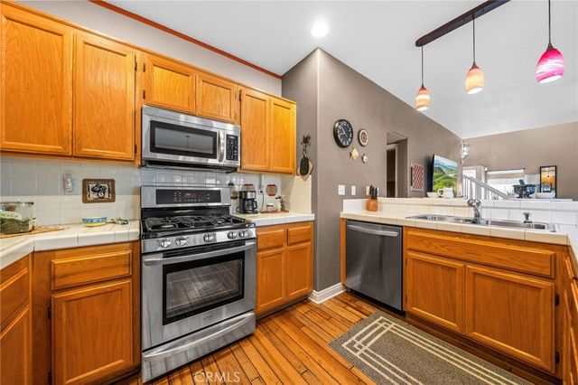 27433 Partridge Court, Menifee, CA 92585