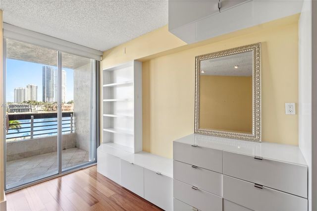 19101 NE 36th Ct 409, Aventura, FL 33180