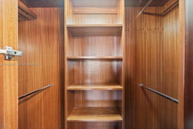 19101 NE 36th Ct 409, Aventura, FL 33180