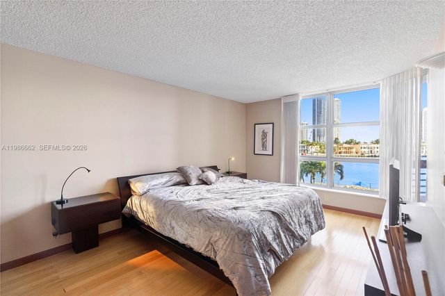 19101 NE 36th Ct 409, Aventura, FL 33180