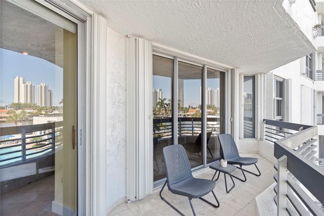 19101 NE 36th Ct 409, Aventura, FL 33180