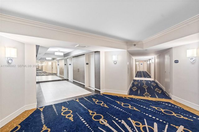 19101 NE 36th Ct 409, Aventura, FL 33180