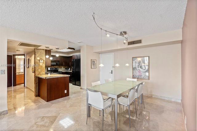 19101 NE 36th Ct 409, Aventura, FL 33180