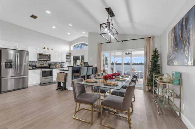 9900 S Grand Duke Cir, Tamarac, FL 33321