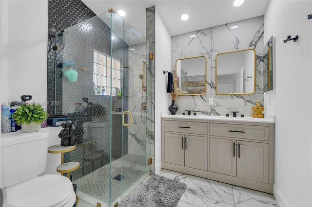 9900 S Grand Duke Cir, Tamarac, FL 33321