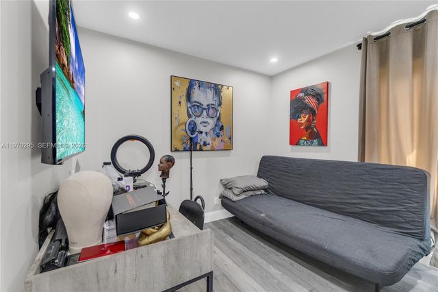 9900 S Grand Duke Cir, Tamarac, FL 33321