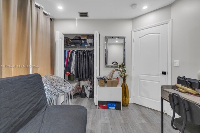 9900 S Grand Duke Cir, Tamarac, FL 33321