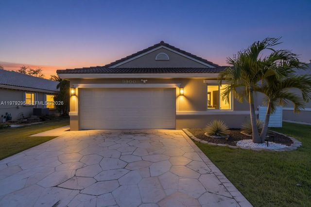 9900 S Grand Duke Cir, Tamarac, FL 33321