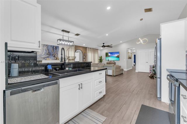 9900 S Grand Duke Cir, Tamarac, FL 33321