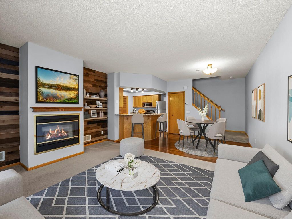 10942 Highland Road 22, Bloomington, MN 55438