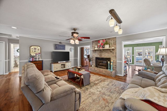 2895 Free State Rd, Gainesboro, TN 38562