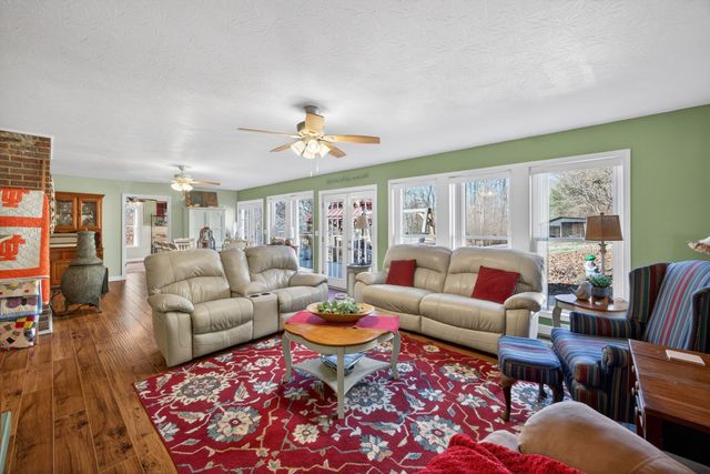 2895 Free State Rd, Gainesboro, TN 38562