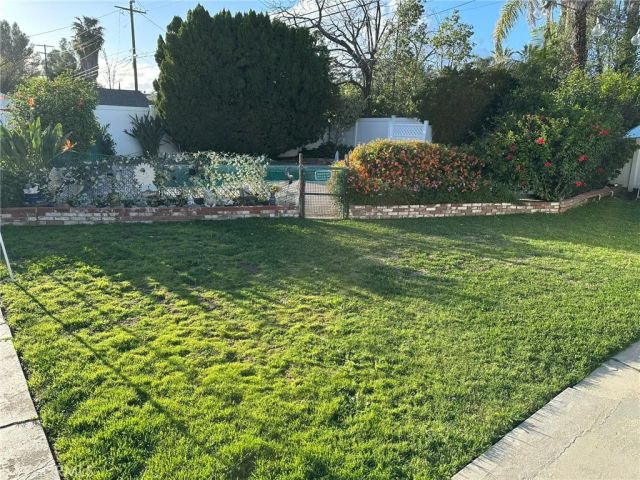 22901 Leonora Drive, Woodland Hills, CA 91367