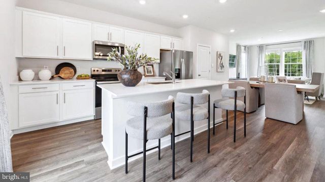 27 CLEMENTON RD E, Gibbsboro, NJ 08026