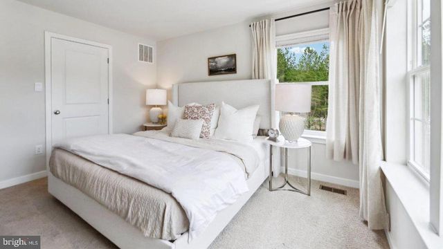 27 CLEMENTON RD E, Gibbsboro, NJ 08026