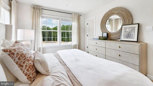 27 CLEMENTON RD E, Gibbsboro, NJ 08026