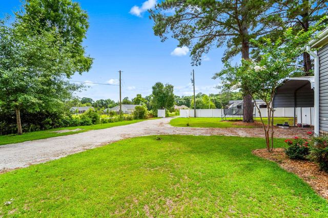 1105 Woodrow Ln., Loris, SC 29569