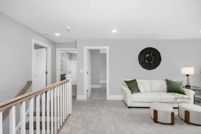 2 Barrington Way, Amherst, NH 03055