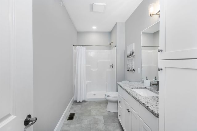 2 Barrington Way, Amherst, NH 03055