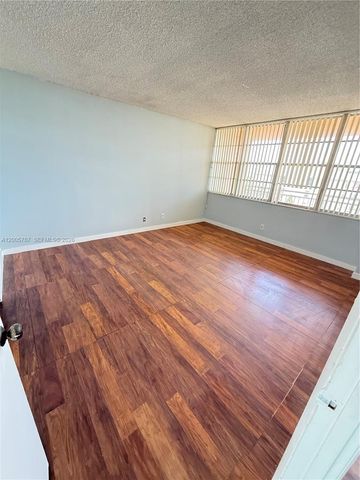 2025 NE 164th St 1007, North Miami Beach, FL 33162