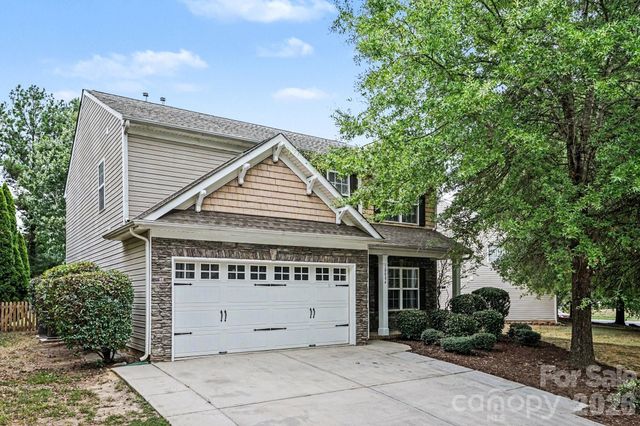 10004 Barrands Lane, Charlotte, NC 28278