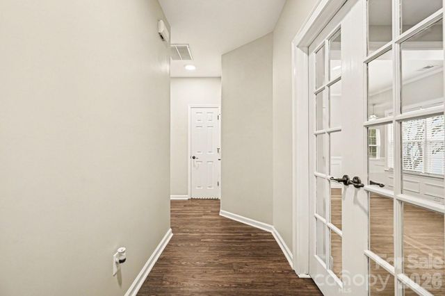 10004 Barrands Lane, Charlotte, NC 28278