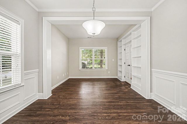 10004 Barrands Lane, Charlotte, NC 28278