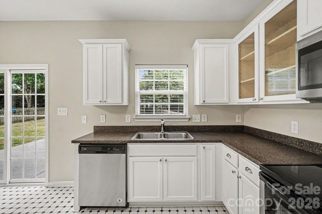 10004 Barrands Lane, Charlotte, NC 28278