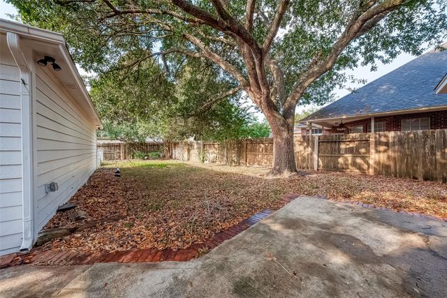 7130 Glenwood Drive, Sugar Land, TX 77479