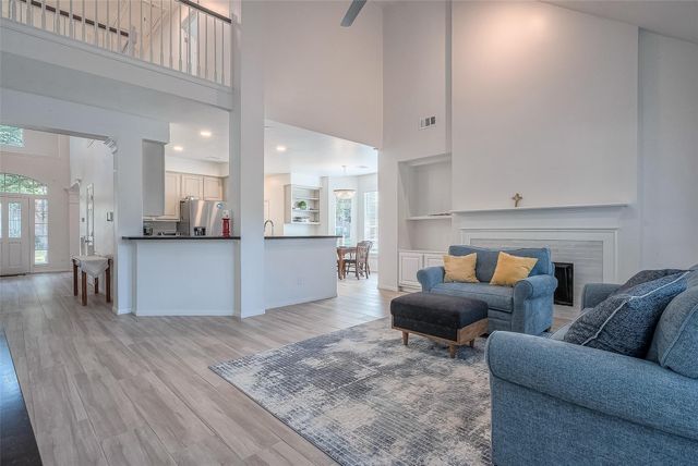 7130 Glenwood Drive, Sugar Land, TX 77479