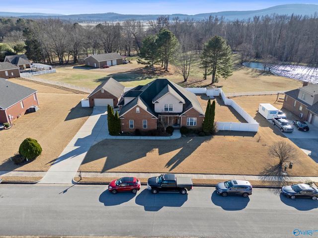 261 Dove Hollow Drive, Meridianville, AL 35759