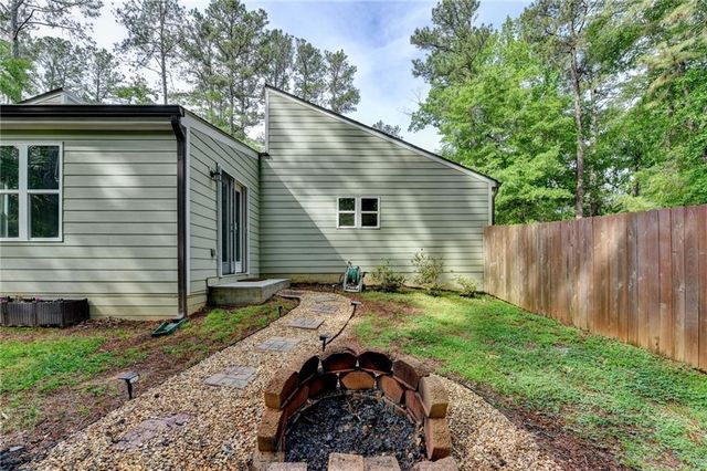 4243 N Arnold Mill Road, Woodstock, GA 30188