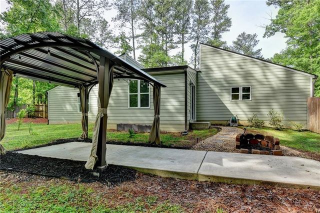 4243 N Arnold Mill Road, Woodstock, GA 30188