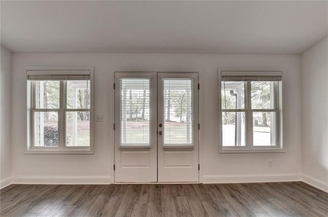 4243 N Arnold Mill Road, Woodstock, GA 30188