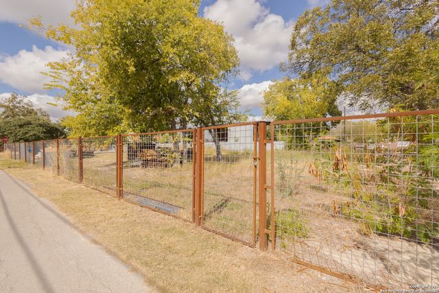 2314 Guadalupe, San Antonio, TX 78207