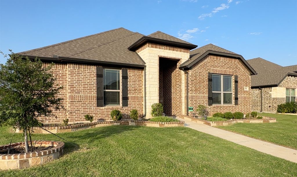 196 Lady Bird Drive, Waxahachie, TX 75165