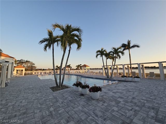 7768 Jewel LN 203, Naples, FL 34109