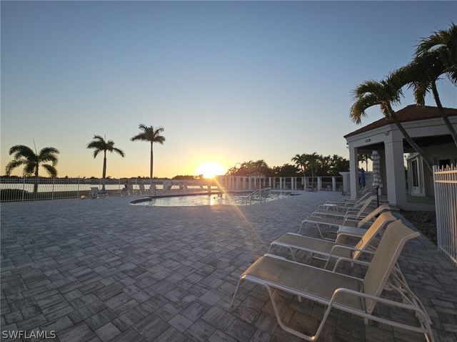 7768 Jewel LN 203, Naples, FL 34109