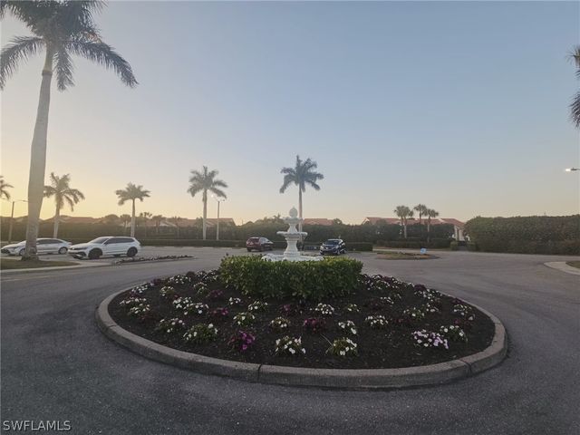 7768 Jewel LN 203, Naples, FL 34109