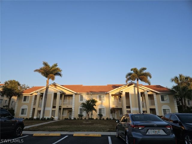 7768 Jewel LN 203, Naples, FL 34109