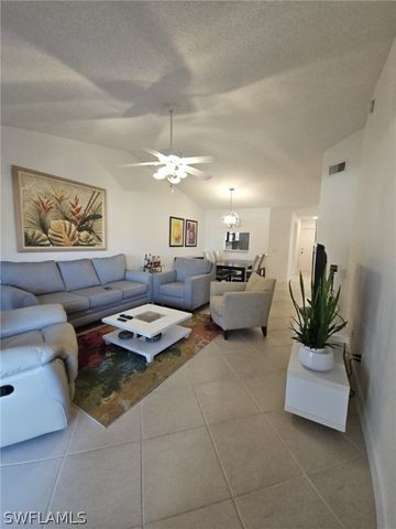 7768 Jewel LN 203, Naples, FL 34109