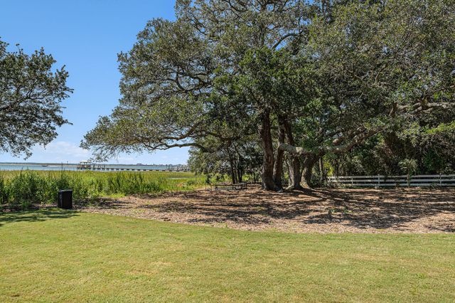 605 Ann Street, Mount Pleasant, SC 29464