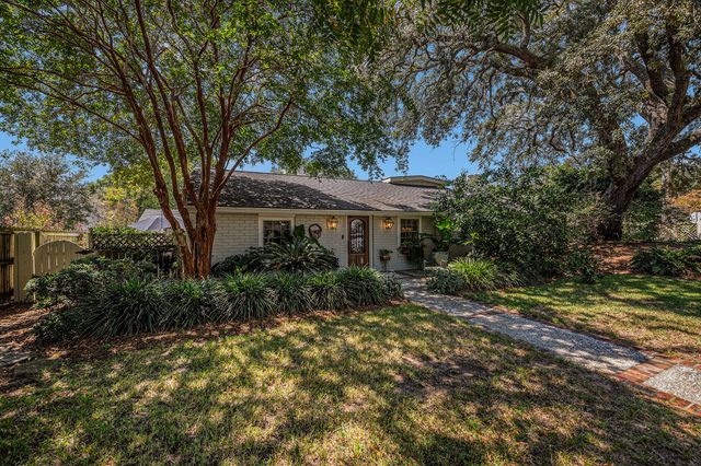 605 Ann Street, Mount Pleasant, SC 29464